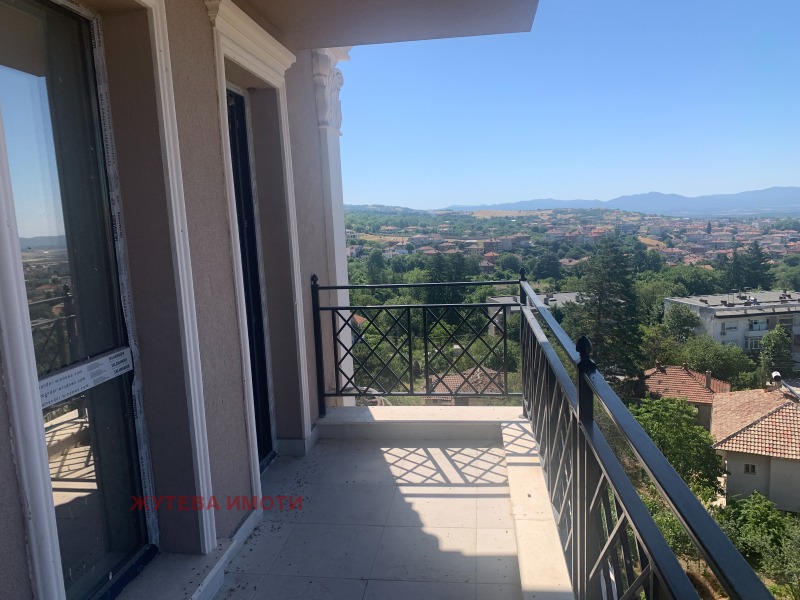 Til salg  2 soveværelser region Plovdiv , Karlovo , 119 kvm | 97521451 - billede [2]