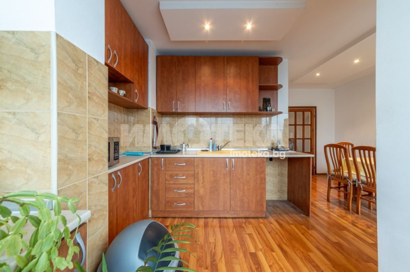 Продава 3-СТАЕН, гр. Варна, Лятно кино Тракия, снимка 10 - Апартаменти - 53083556