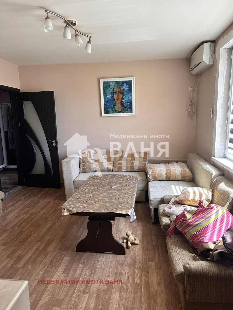 Продава ЕТАЖ ОТ КЪЩА, гр. Карлово, област Пловдив, снимка 2 - Етаж от къща - 45742555