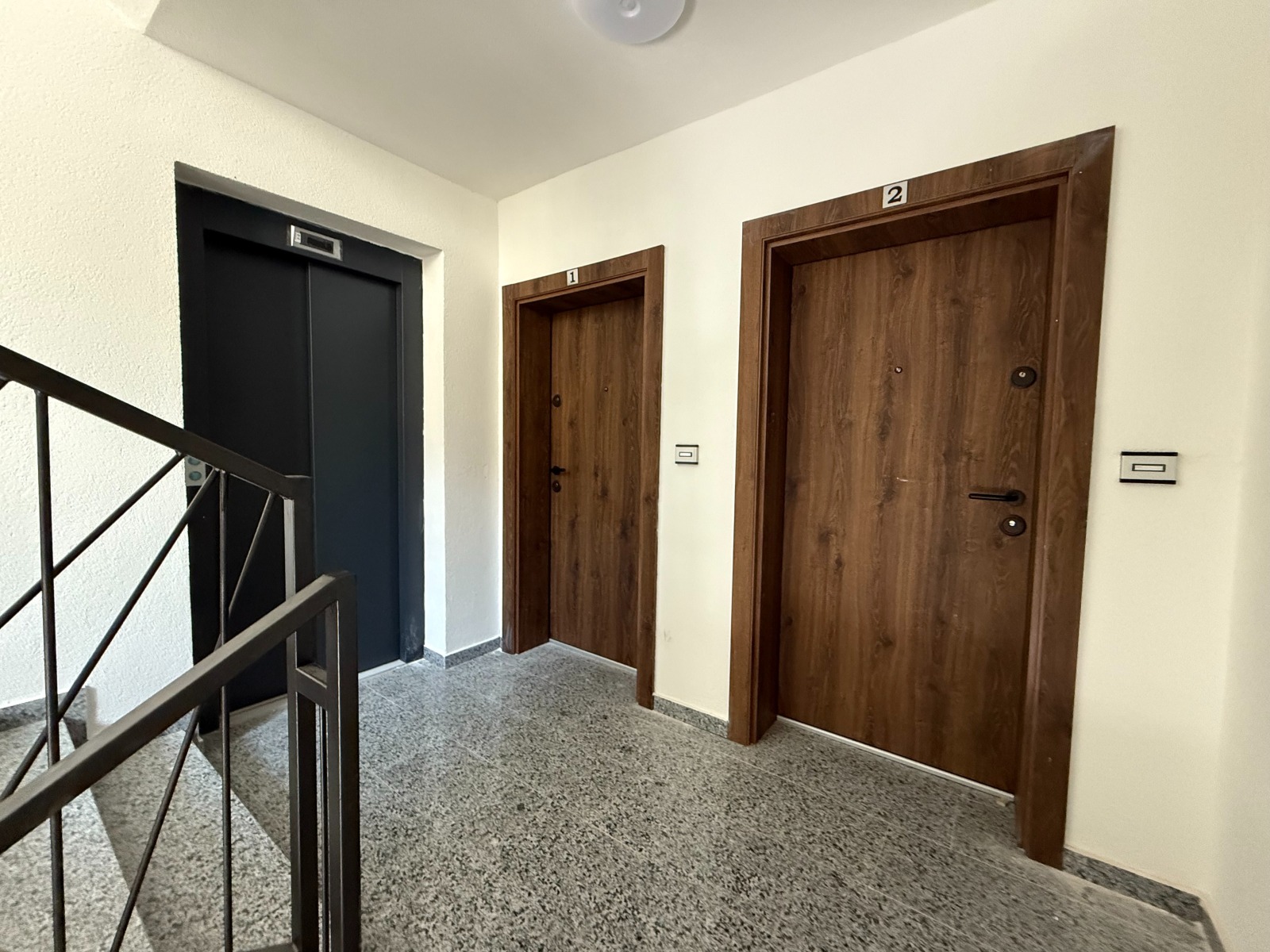 Продава 3-СТАЕН, гр. Търговище, Вароша, снимка 14 - Апартаменти - 54975570