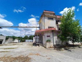 Industrie gebouw Pobeda, regio Dobritsj 3