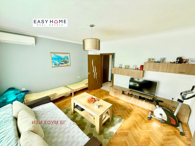 Продава 2-СТАЕН, гр. София, Толстой, снимка 2 - Апартаменти - 52356585