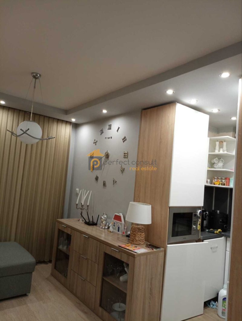 For Sale  2 bedroom Plovdiv , Yuzhen , 78 sq.m | 62502303 - image [2]