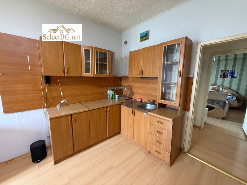 Продава 3-СТАЕН, гр. Горна Оряховица, област Велико Търново, снимка 2 - Апартаменти - 52692253