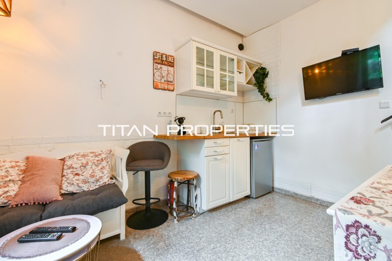 Продава КЪЩА, гр. София, Център, снимка 3 - Къщи - 52845938