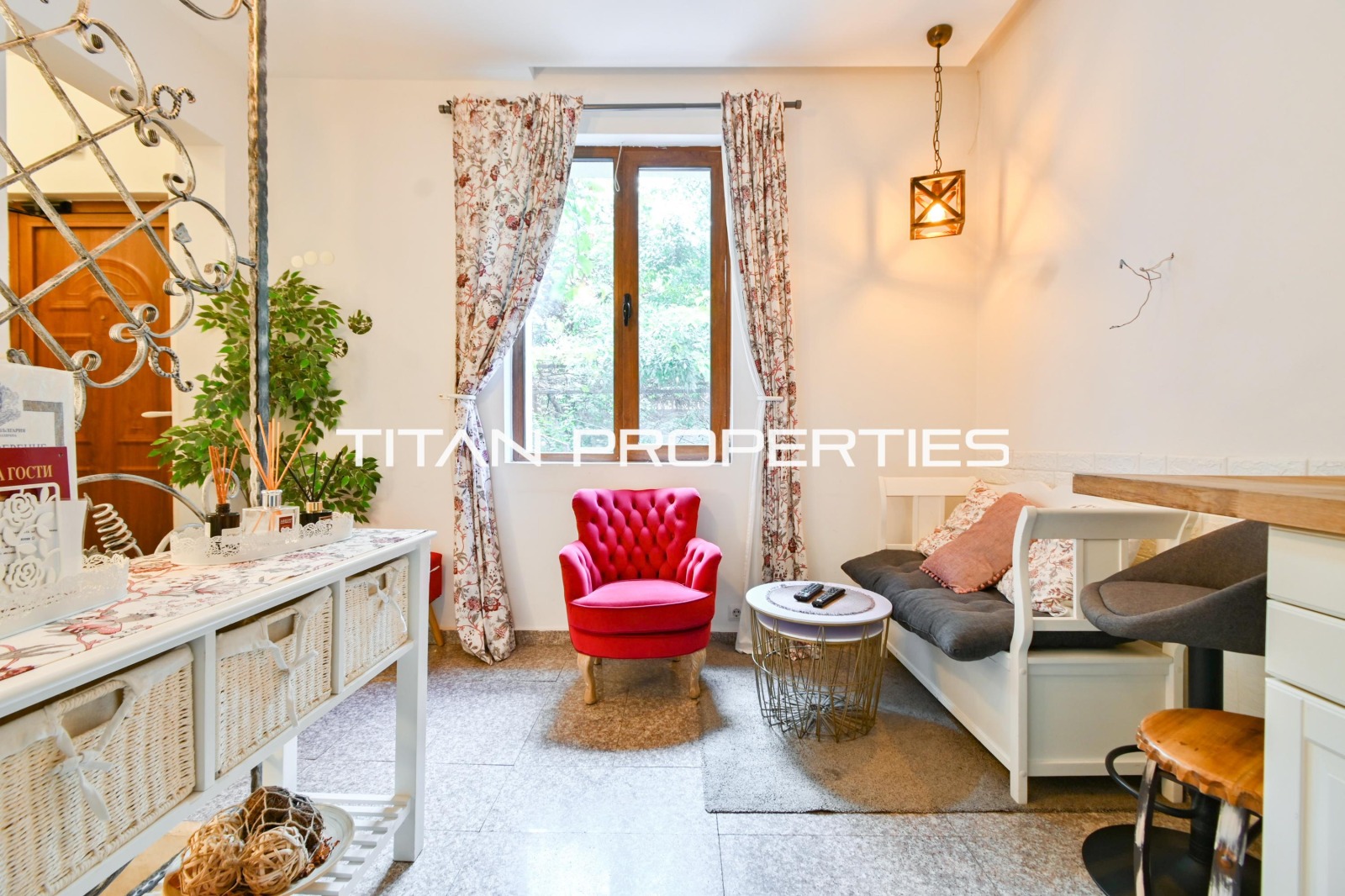 Продава КЪЩА, гр. София, Център