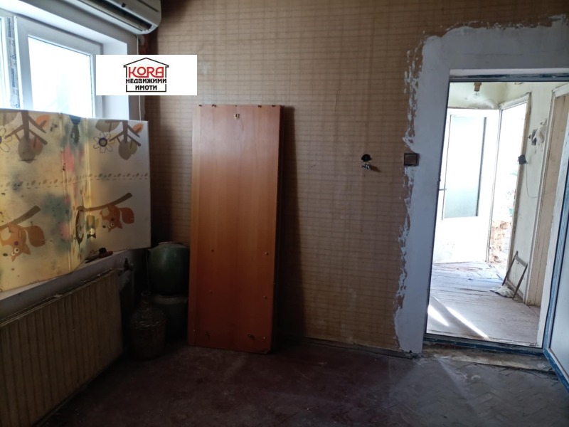 Продава ЕТАЖ ОТ КЪЩА, гр. Плевен, Сторгозия, снимка 3 - Етаж от къща - 52246435