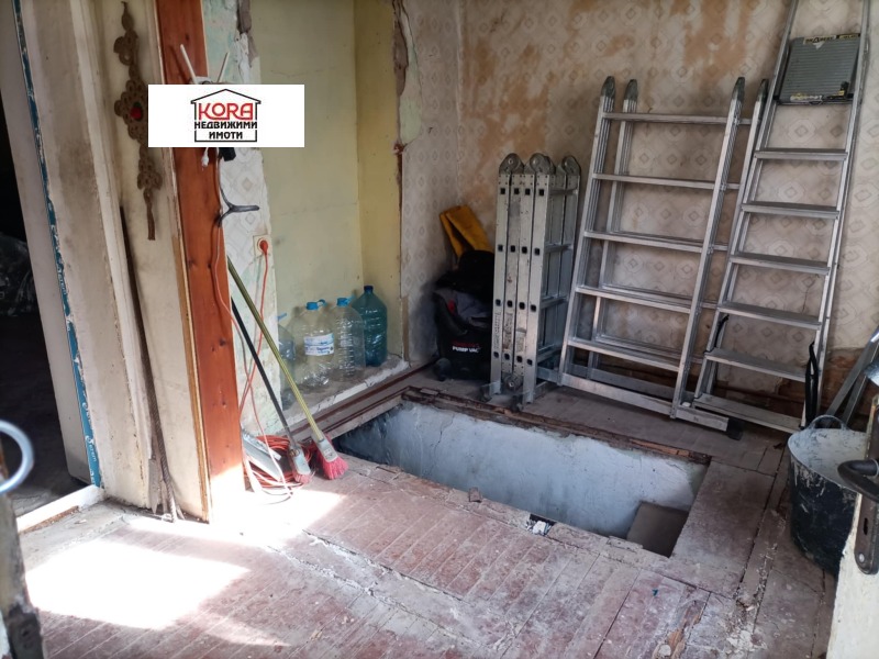 Продава ЕТАЖ ОТ КЪЩА, гр. Плевен, Сторгозия, снимка 10 - Етаж от къща - 52246435