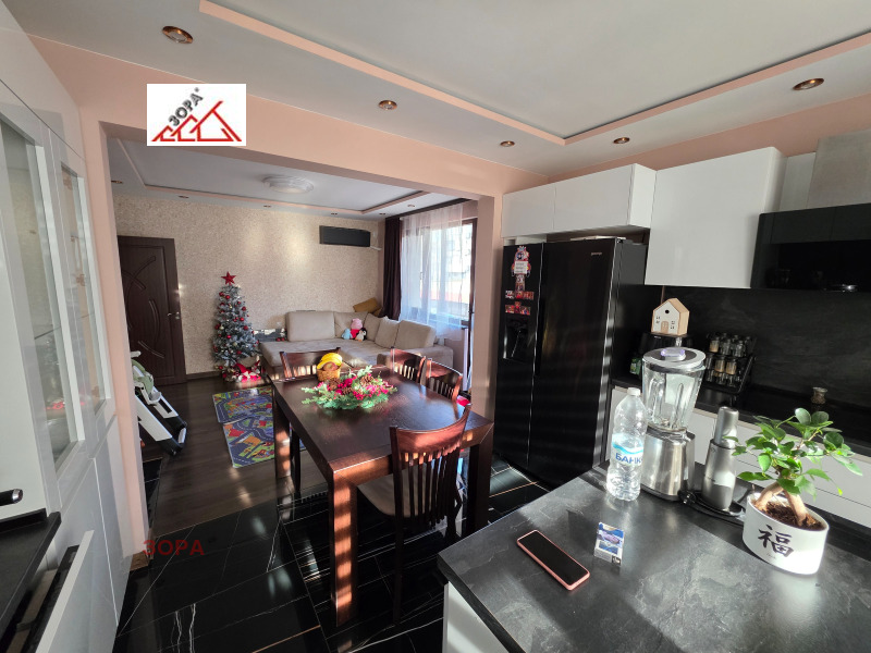 Продава КЪЩА, гр. Враца, Център, снимка 2 - Къщи - 52821831