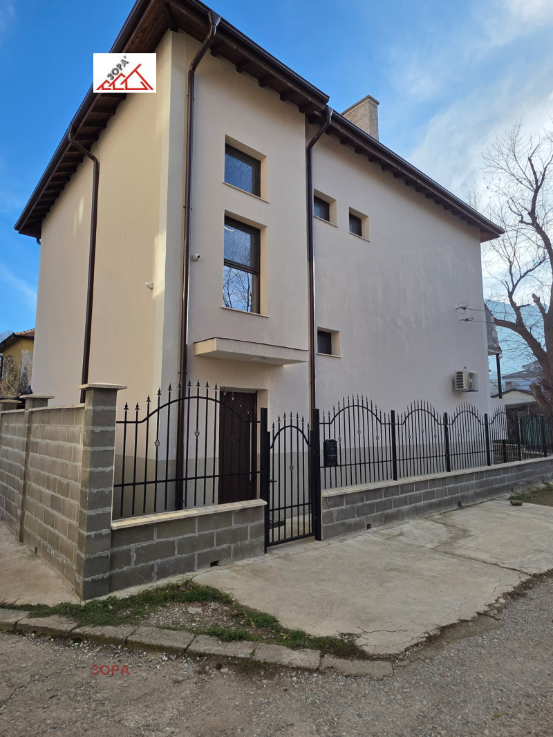 Продава КЪЩА, гр. Враца, Център