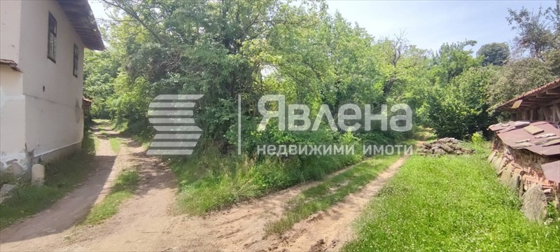 Продава ПАРЦЕЛ, с. Орешак, област Ловеч