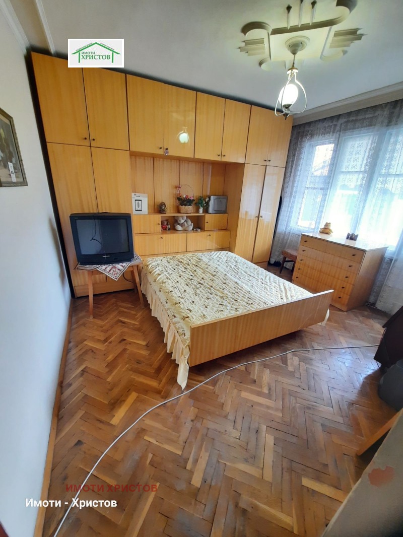Продава МНОГОСТАЕН в град Шумен, Пожарната - 147 кв.м / 175 000 € » 342 270.25 лв., ИМОТИ ХРИСТОВ