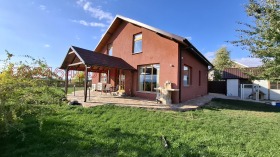 Продава  Къща, с. Скутаре