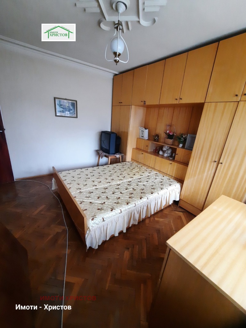 Продава МНОГОСТАЕН, гр. Шумен, Пожарната, снимка 2 - Апартаменти - 53310624