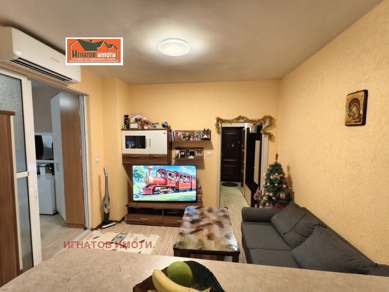 Продава 3-СТАЕН, гр. Пазарджик, Център, снимка 2 - Апартаменти - 52989843