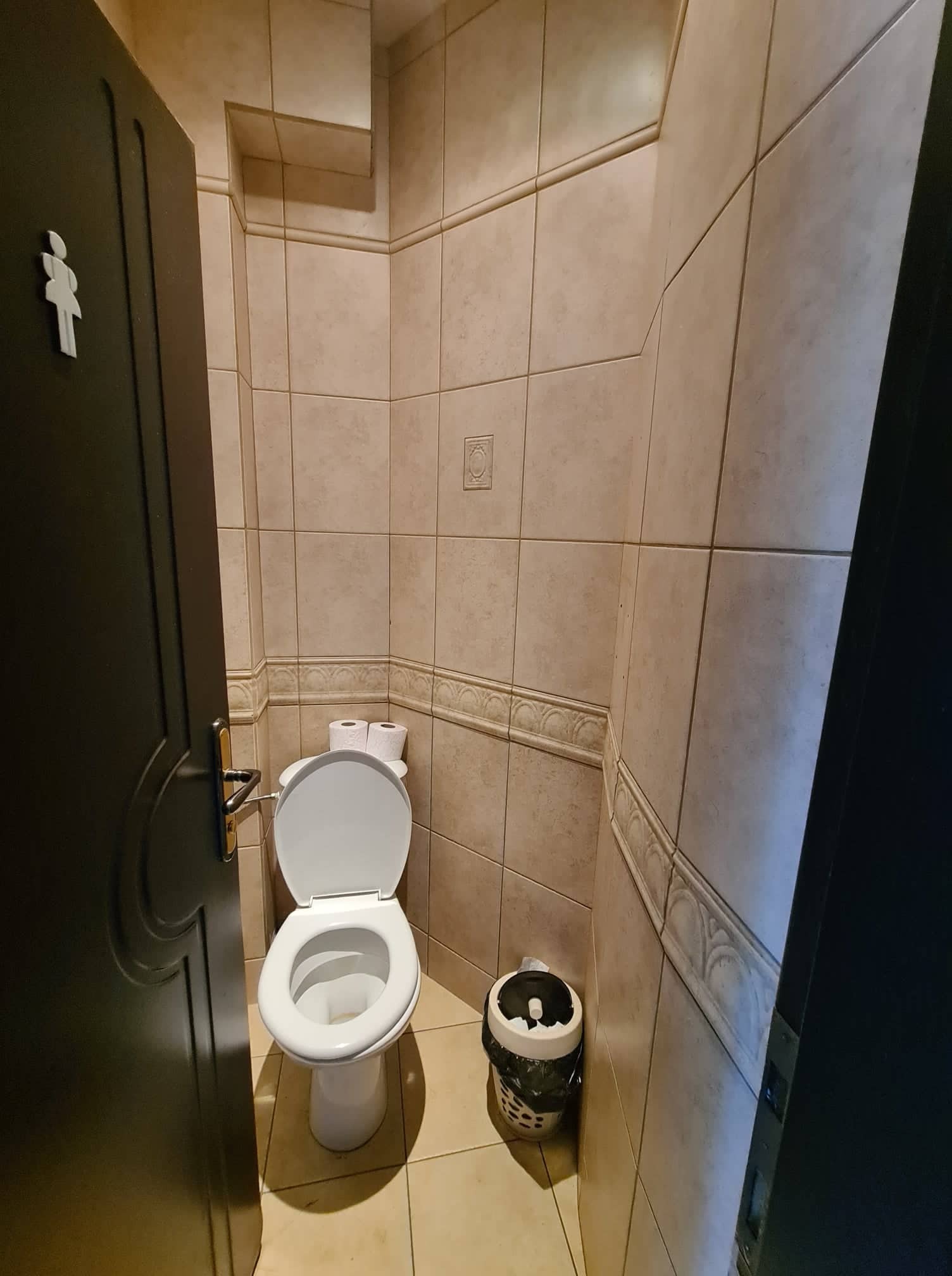 Продава ЗАВЕДЕНИЕ, гр. Хасково, Училищни, снимка 8 - Заведения - 53819681