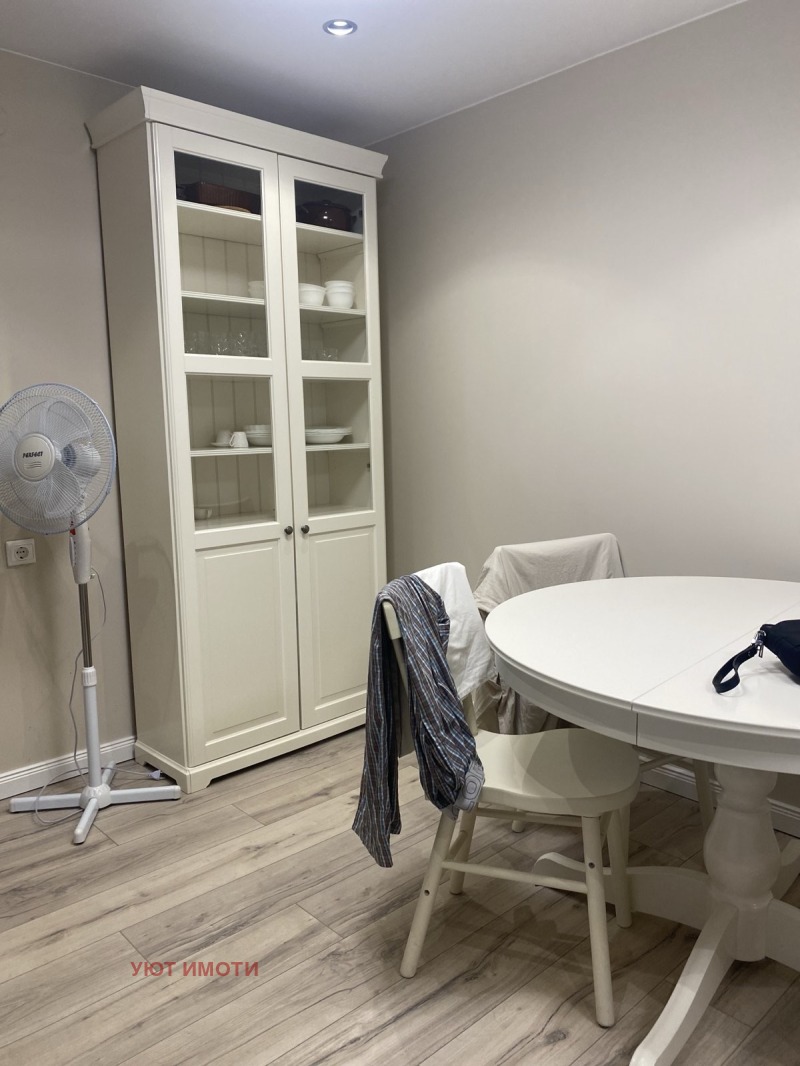 Продава КЪЩА, гр. София, Център, снимка 2 - Къщи - 52653194