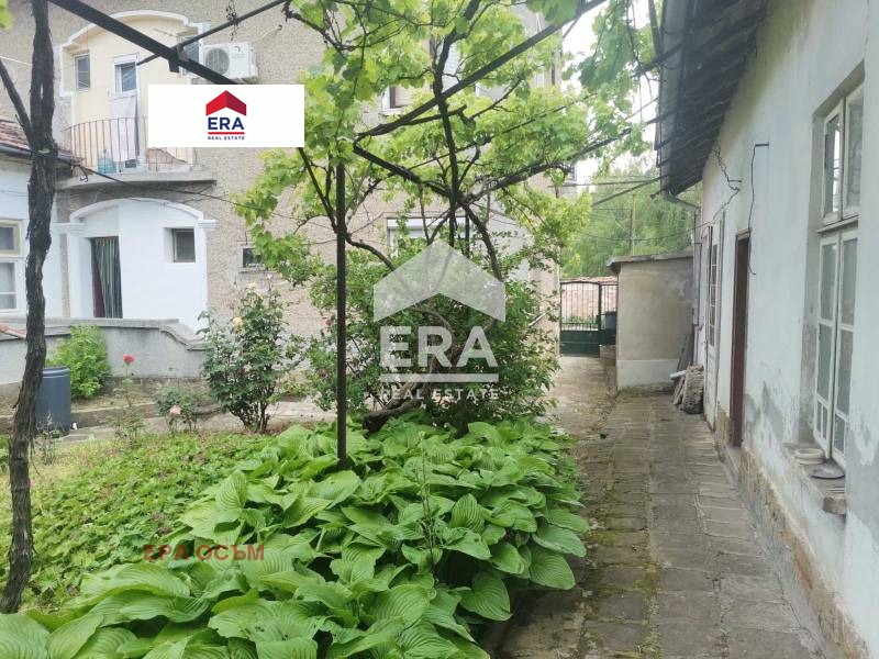 Продава КЪЩА, гр. Ловеч, Център, снимка 15 - Къщи - 53518423