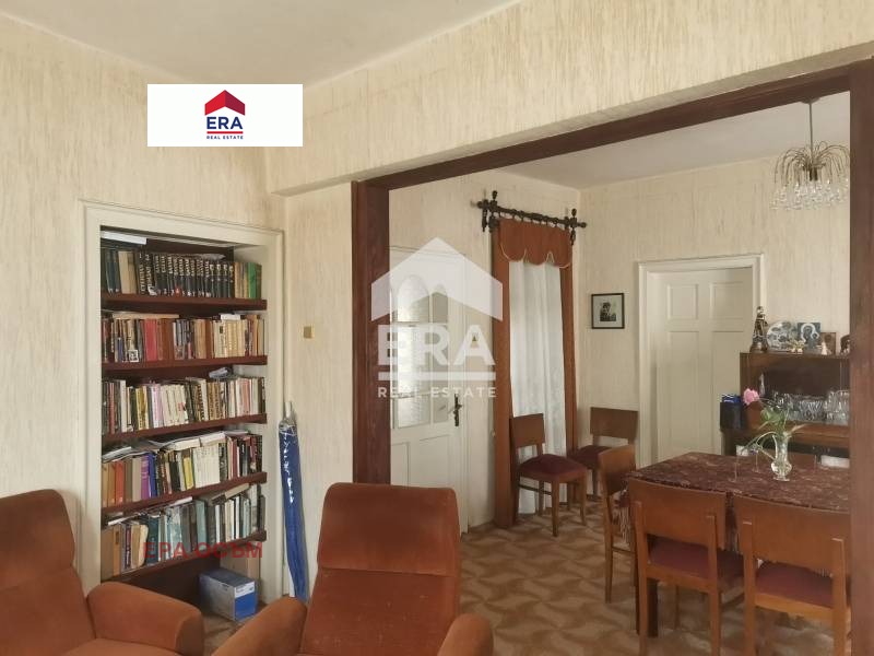 Продава КЪЩА, гр. Ловеч, Център, снимка 3 - Къщи - 53518423