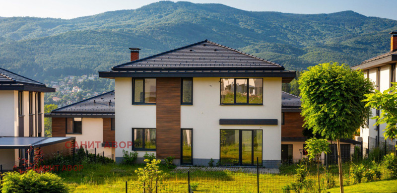 Продава КЪЩА, гр. София, с. Владая