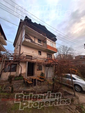 Maison Doupnitsa, région Kyoustendil 3