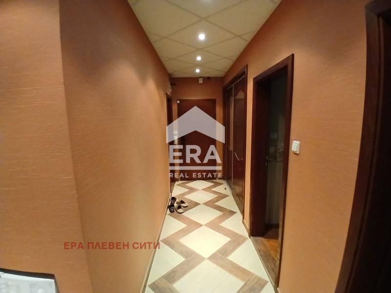 Продава 3-СТАЕН, гр. Плевен, Сторгозия, снимка 2 - Апартаменти - 53810196