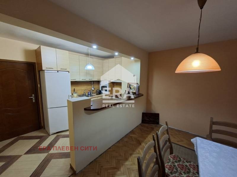 Продава 3-СТАЕН, гр. Плевен, Сторгозия, снимка 3 - Апартаменти - 53810196