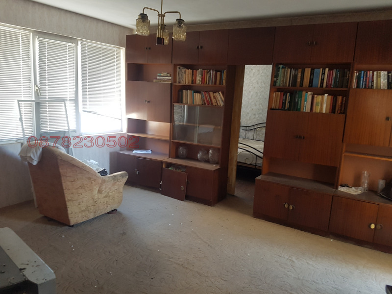 Продава ЕТАЖ ОТ КЪЩА, гр. Ямбол, Боровец