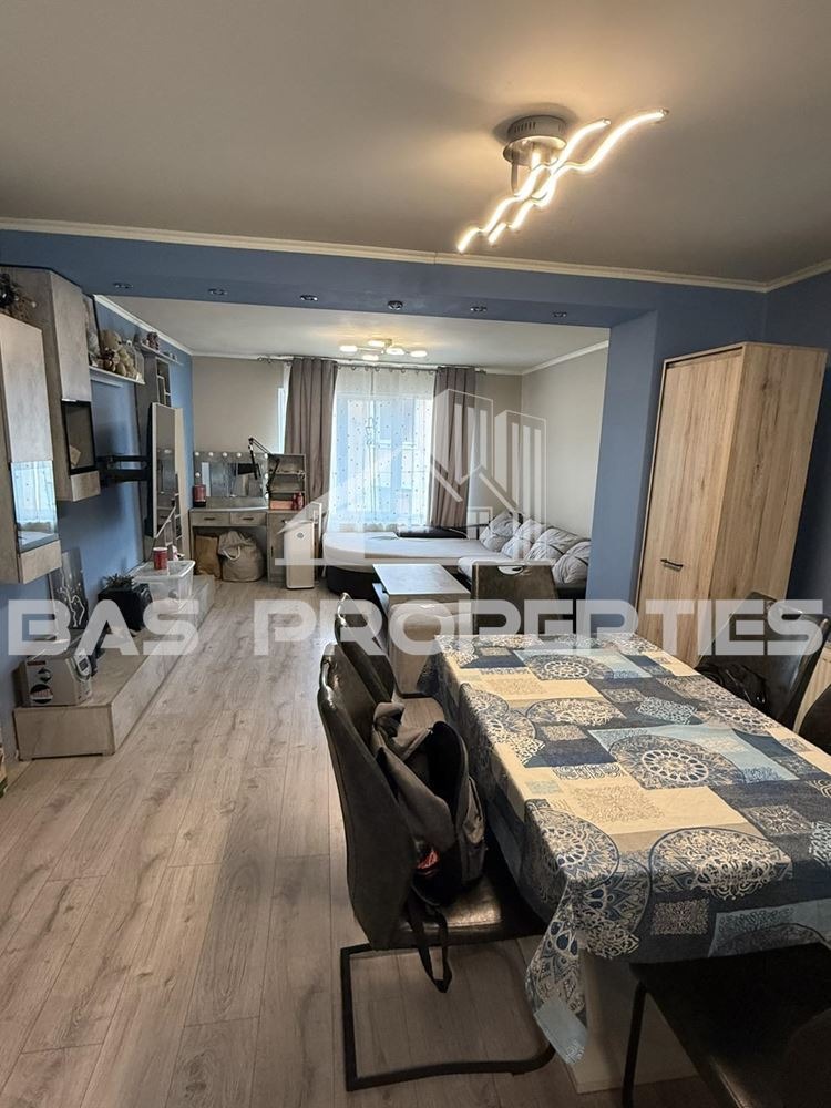 Продава КЪЩА, гр. София, с. Мърчаево, снимка 2 - Къщи - 53316335