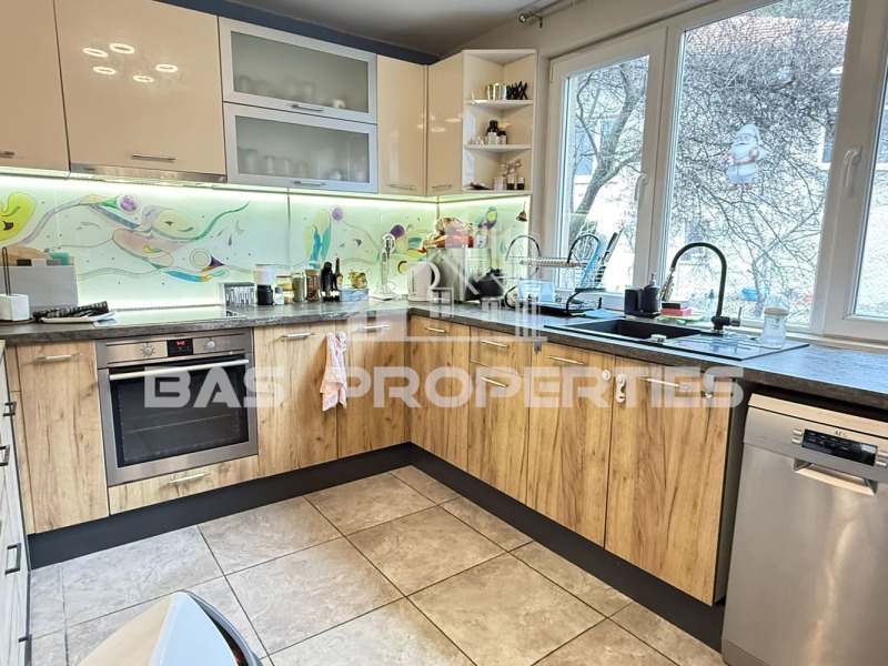 Продава КЪЩА, гр. София, с. Мърчаево, снимка 3 - Къщи - 53316335