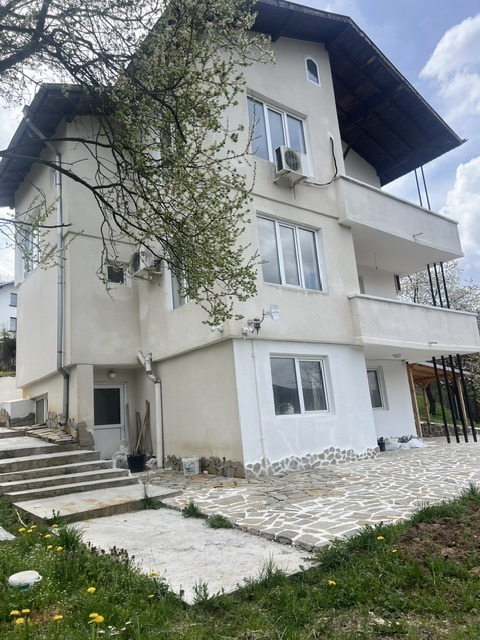 Продава КЪЩА, с. Свидня, област София област