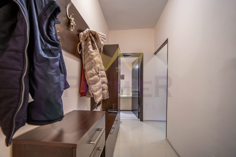 Продава  2-стаен град Добрич , Център , 70 кв.м | 62514386 - изображение [12]