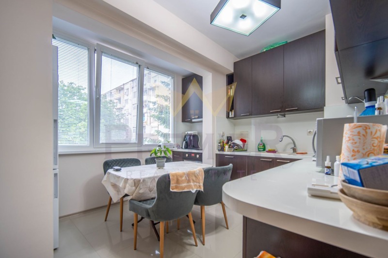 Продава  2-стаен град Добрич , Център , 70 кв.м | 62514386 - изображение [9]