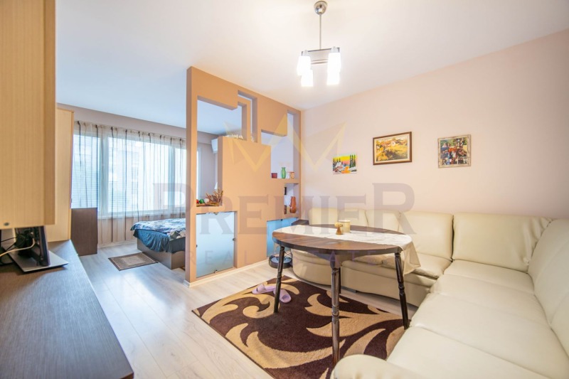 Продава  2-стаен град Добрич , Център , 70 кв.м | 62514386