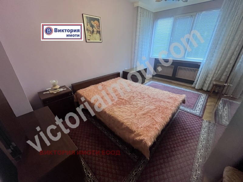 Продава 4-СТАЕН, гр. Велико Търново, Център, снимка 4 - Aпартаменти - 47364006