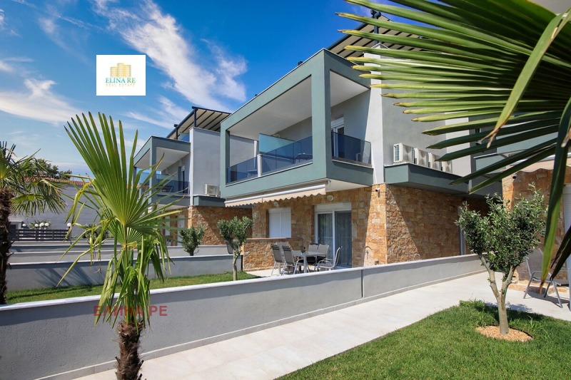 Продава КЪЩА, Извън страната, област Извън страната