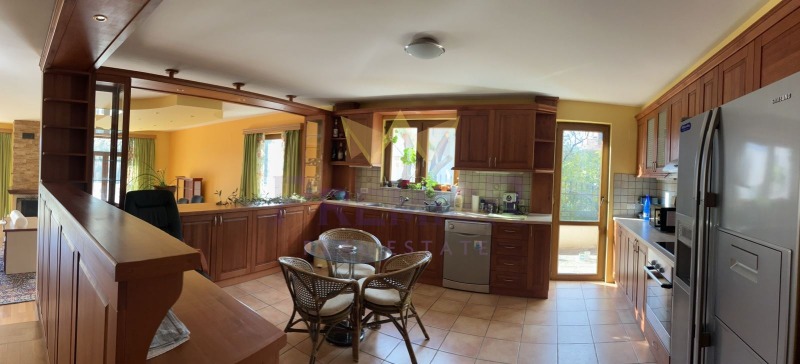 Продава КЪЩА, гр. Варна, м-т Евксиноград, снимка 2 - Къщи - 53465858