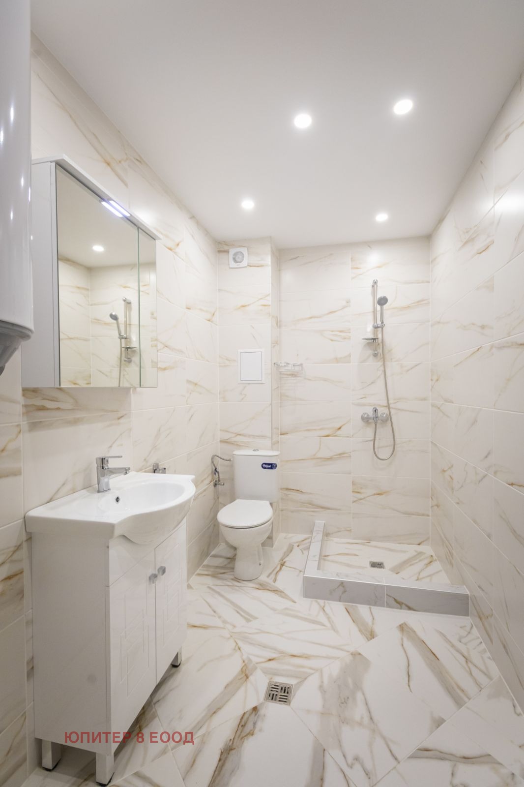 Продава АТЕЛИЕ, ТАВАН, гр. София, Център, снимка 6 - Апартаменти - 56224992