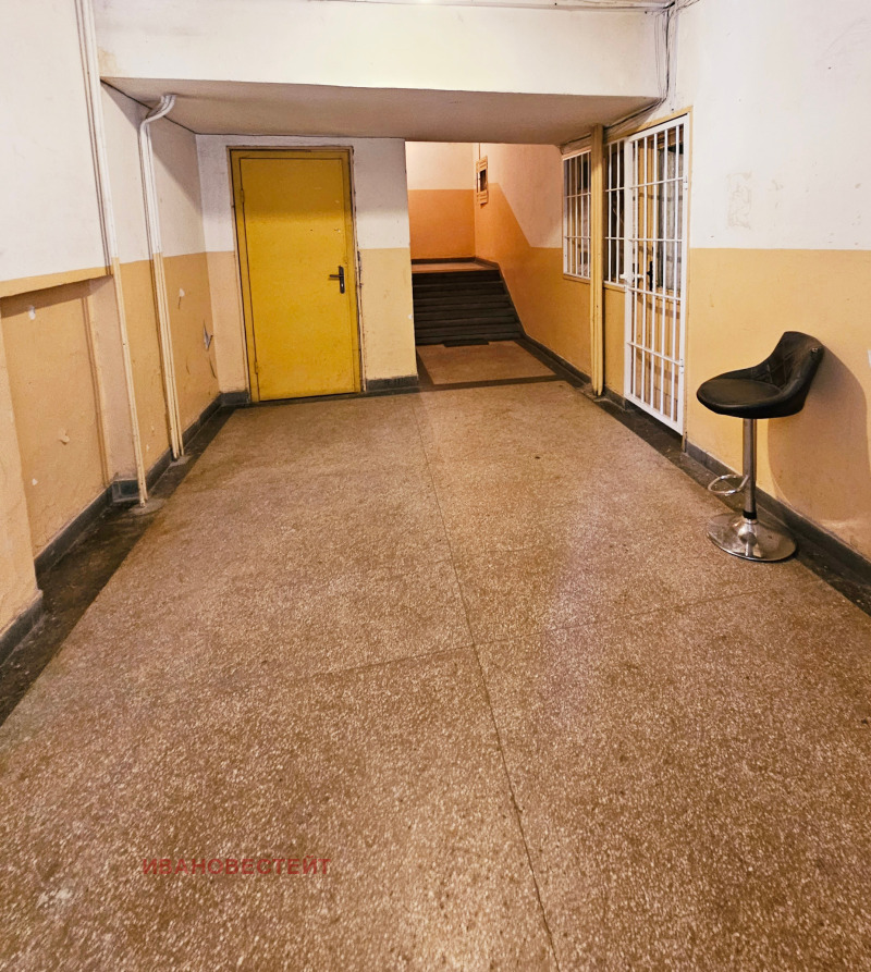 Продава  2-стаен град София , Оборище , 61 кв.м | 12220242 - изображение [13]
