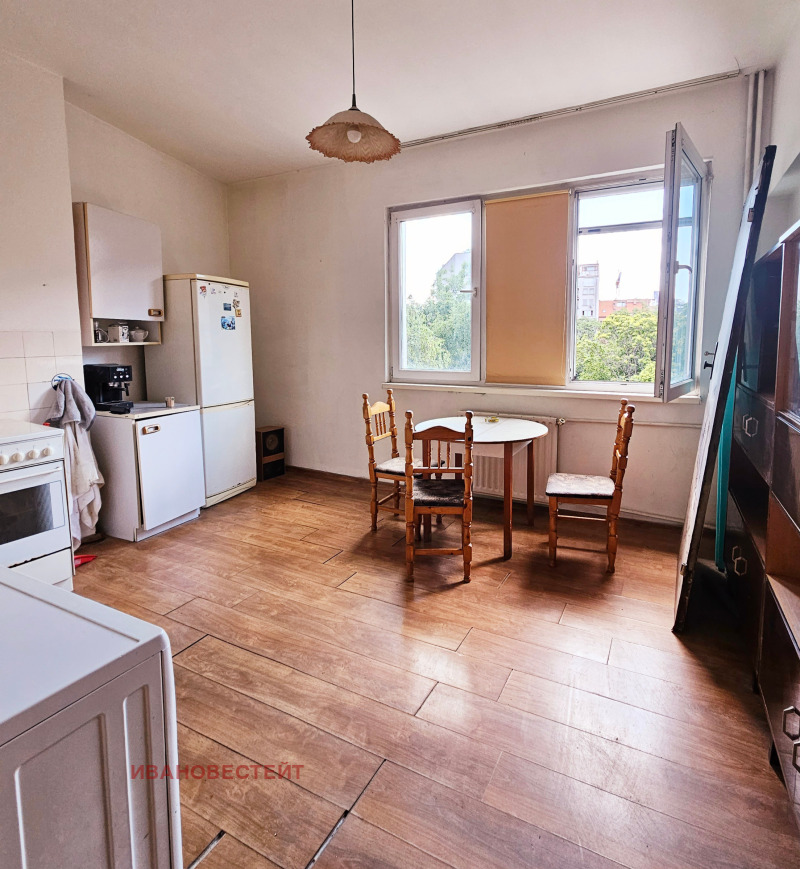 Продава  2-стаен град София , Оборище , 61 кв.м | 12220242 - изображение [2]