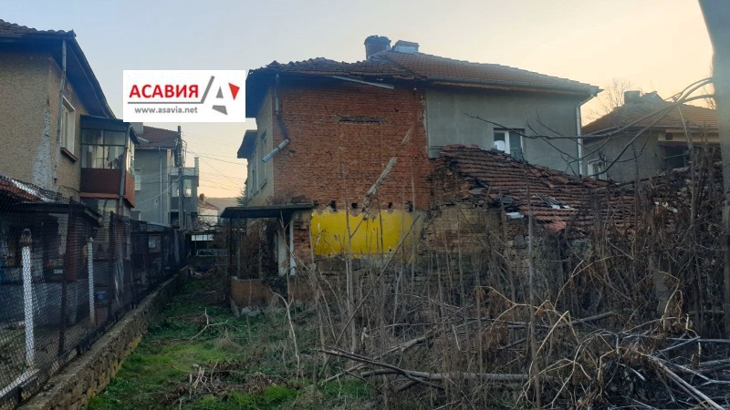 Продава КЪЩА, гр. Ловеч, Широк център, снимка 2 - Къщи - 49160728