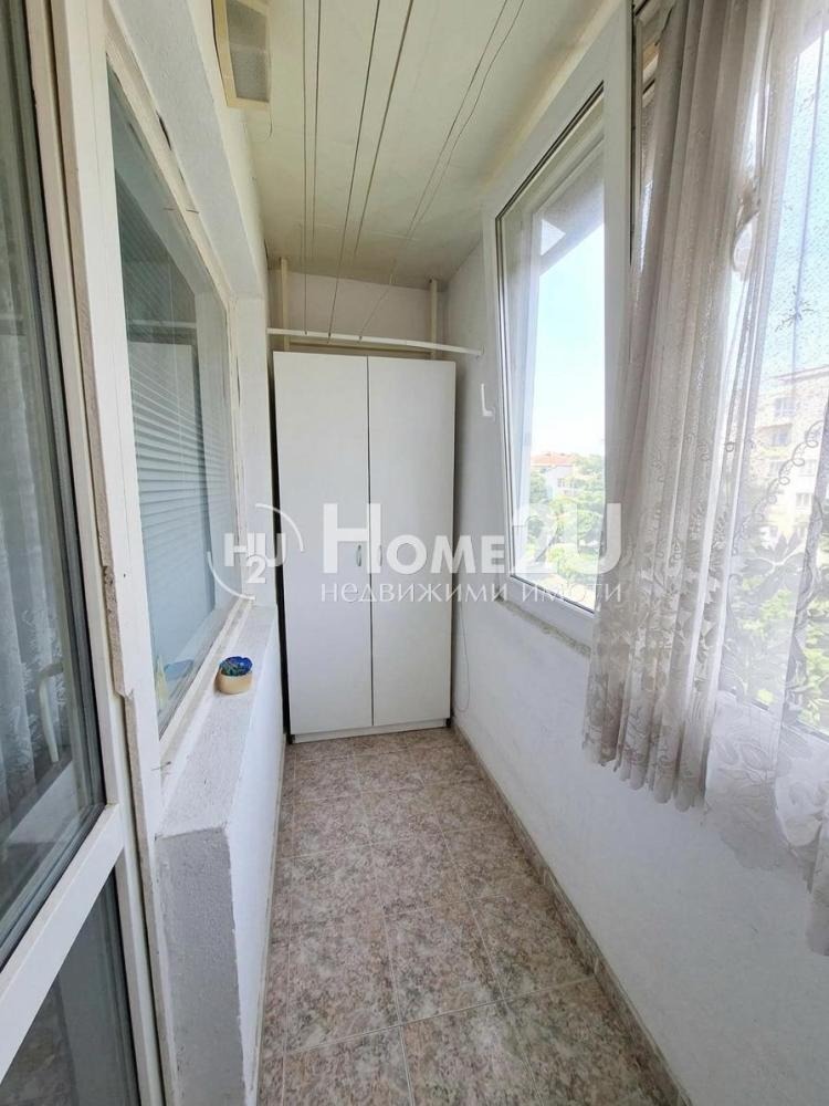 Продава 2-СТАЕН, гр. Бургас, Изгрев, снимка 4 - Апартаменти - 54640049