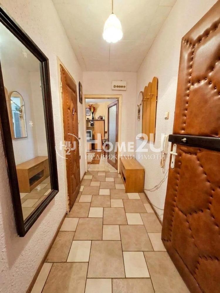 Продава 2-СТАЕН, гр. Бургас, Изгрев, снимка 2 - Апартаменти - 54640049