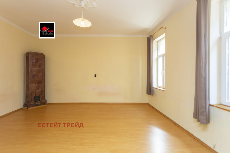 À venda  3 quartos Sofia , Centar , 123 m² | 29004101