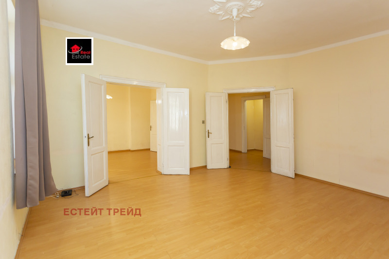 De vânzare  3 dormitoare Sofia , Țentâr , 123 mp | 29004101 - imagine [6]