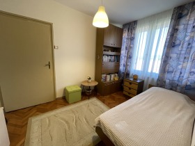 Piso de la casa Prigarov rayon, Pernik 7