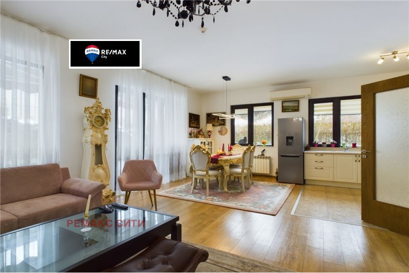 De vânzare  Casa Sofia , m-t Detsci grad , 234 mp | 10964071 - imagine [4]