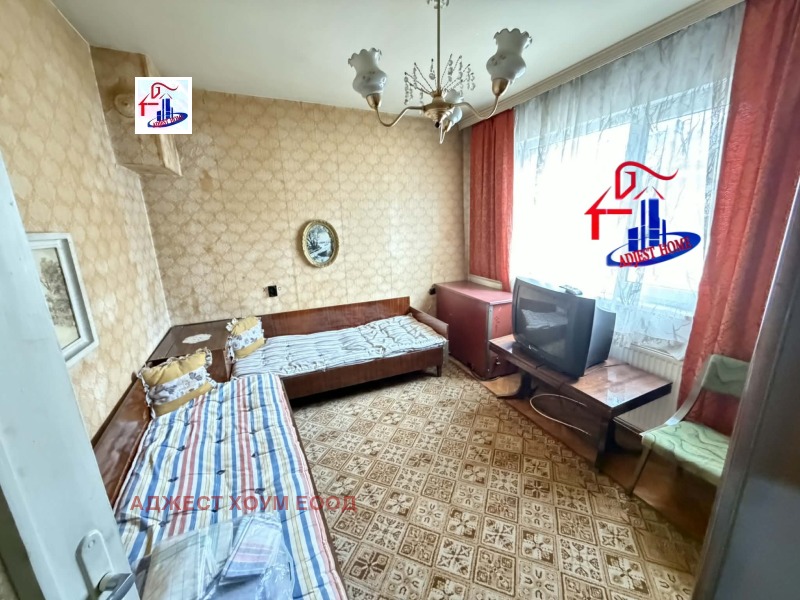 Продава 3-СТАЕН, гр. Шумен, Център, снимка 2 - Апартаменти - 53453068