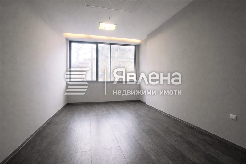 Продава ОФИС, гр. Пловдив, Център, снимка 3 - Офиси - 54417239
