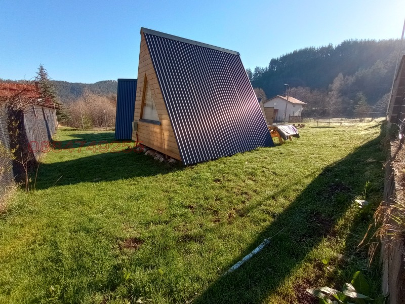 Продава ВИЛА, с. Мала църква, област София област